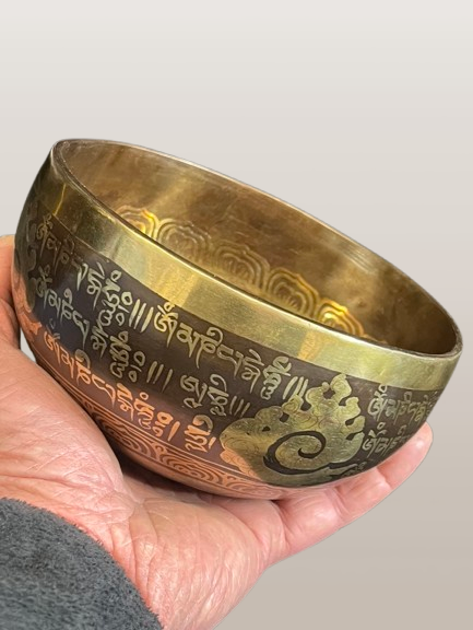 Om Mani Padme Hum Singing Bowl 6"